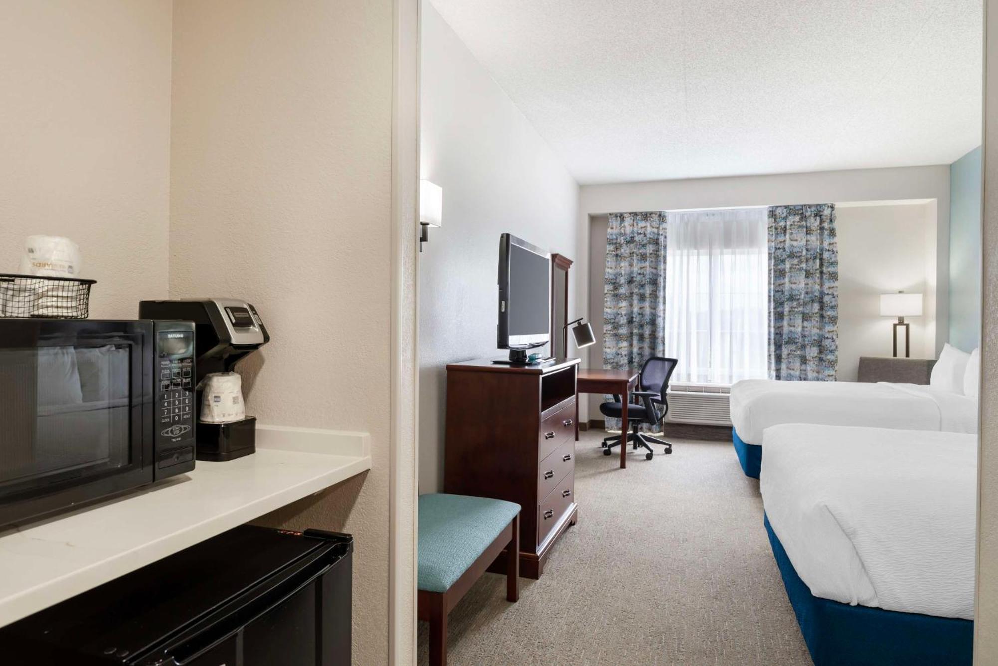 Best Western Plus Crossroads Inn & Suites Zion Crossroads Buitenkant foto