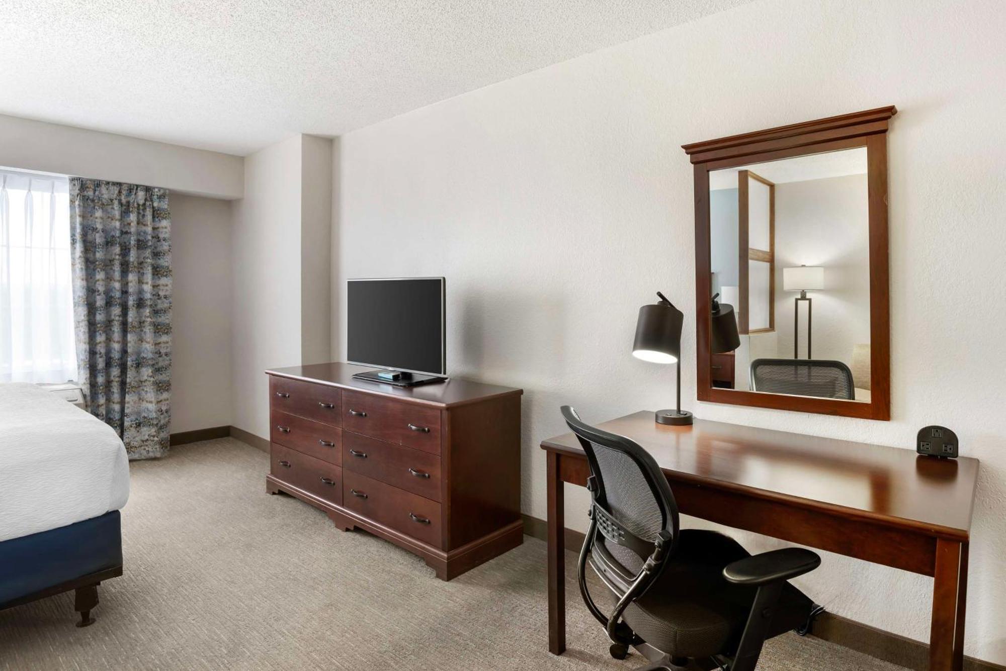 Best Western Plus Crossroads Inn & Suites Zion Crossroads Buitenkant foto