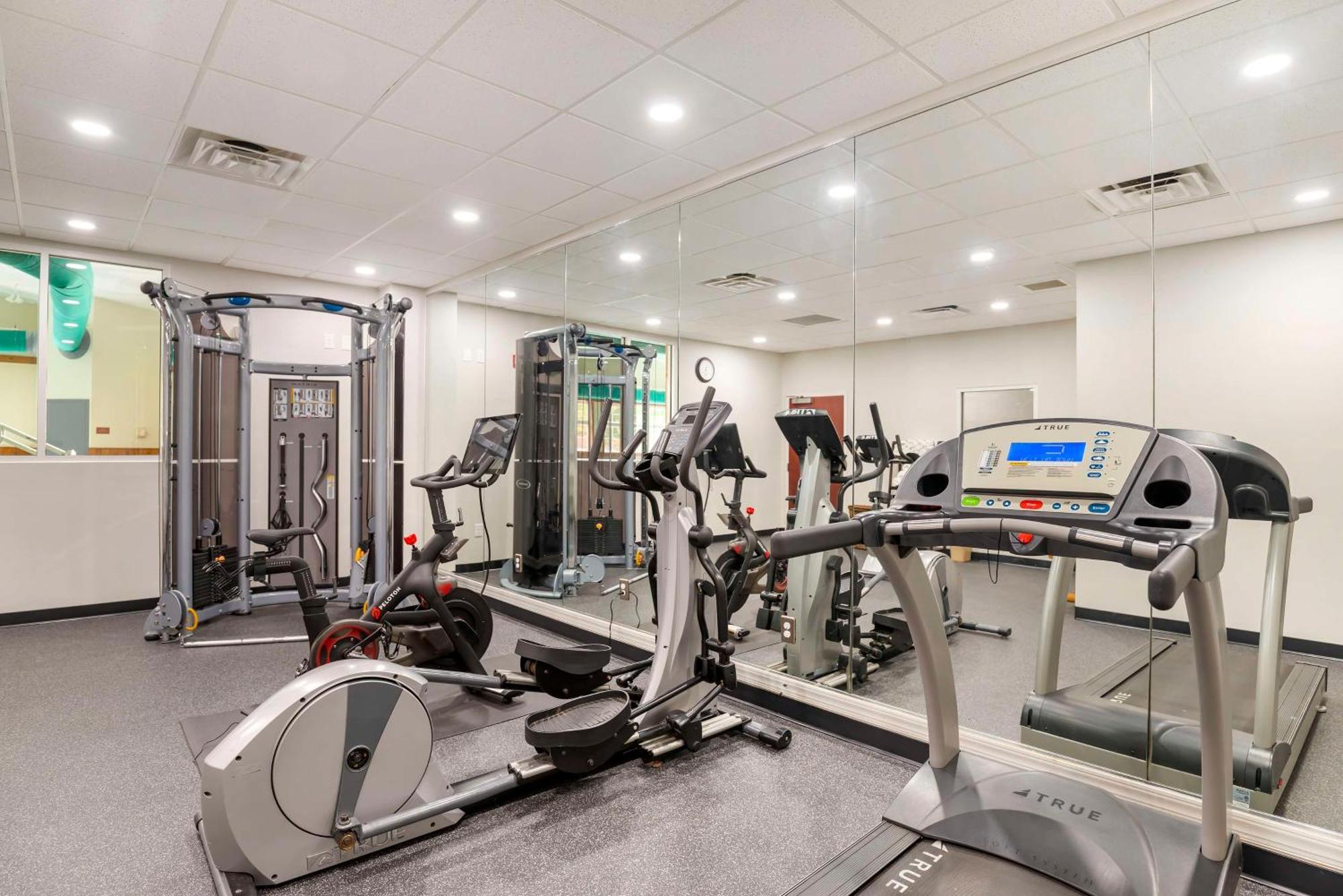 Best Western Plus Crossroads Inn & Suites Zion Crossroads Buitenkant foto