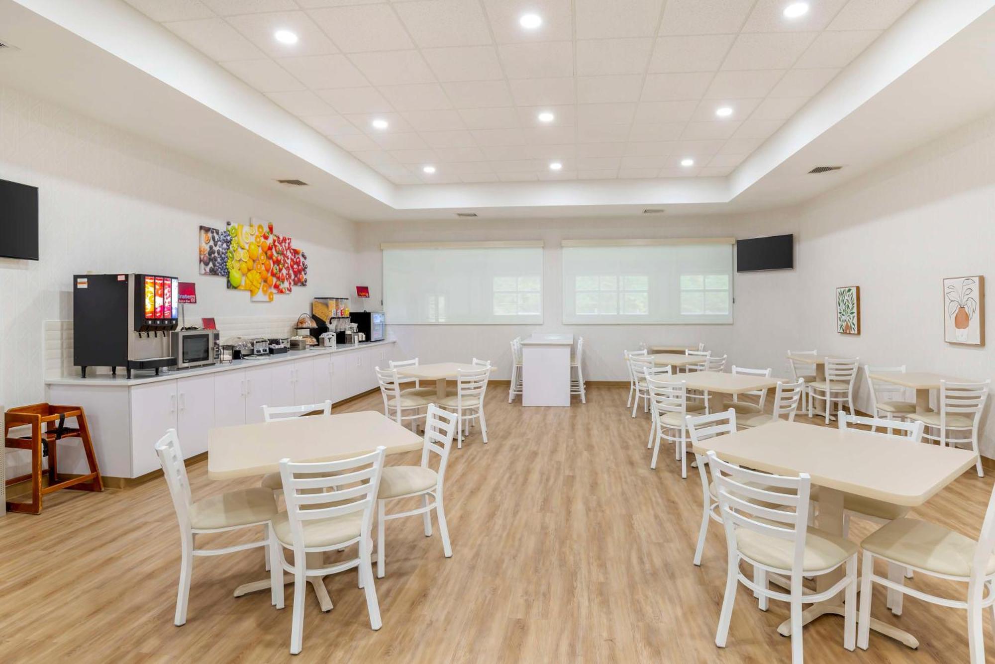 Best Western Plus Crossroads Inn & Suites Zion Crossroads Buitenkant foto