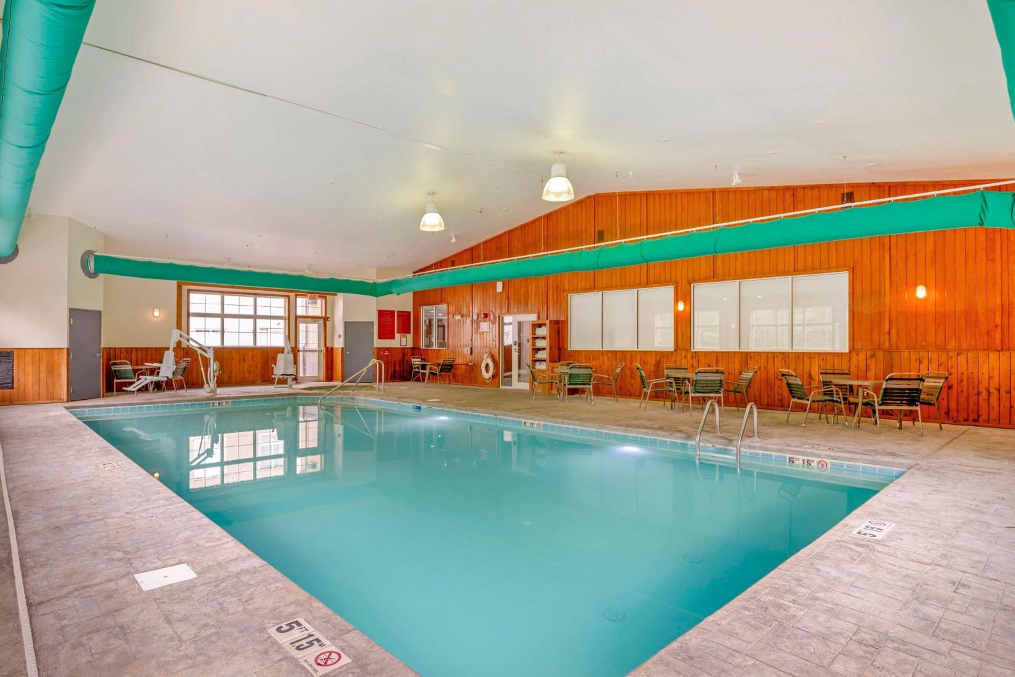 Best Western Plus Crossroads Inn & Suites Zion Crossroads Buitenkant foto